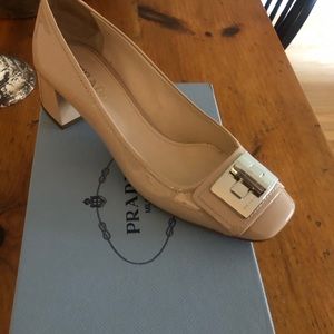 Prada kitten heel patent leather shoes